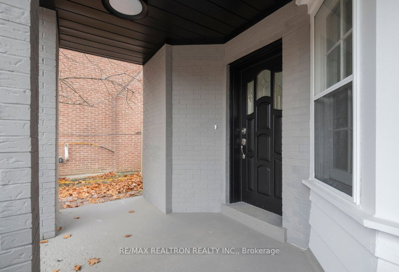 Lower - 6 Woodvale Cres, Toronto, M4C 5N5 | Image 2