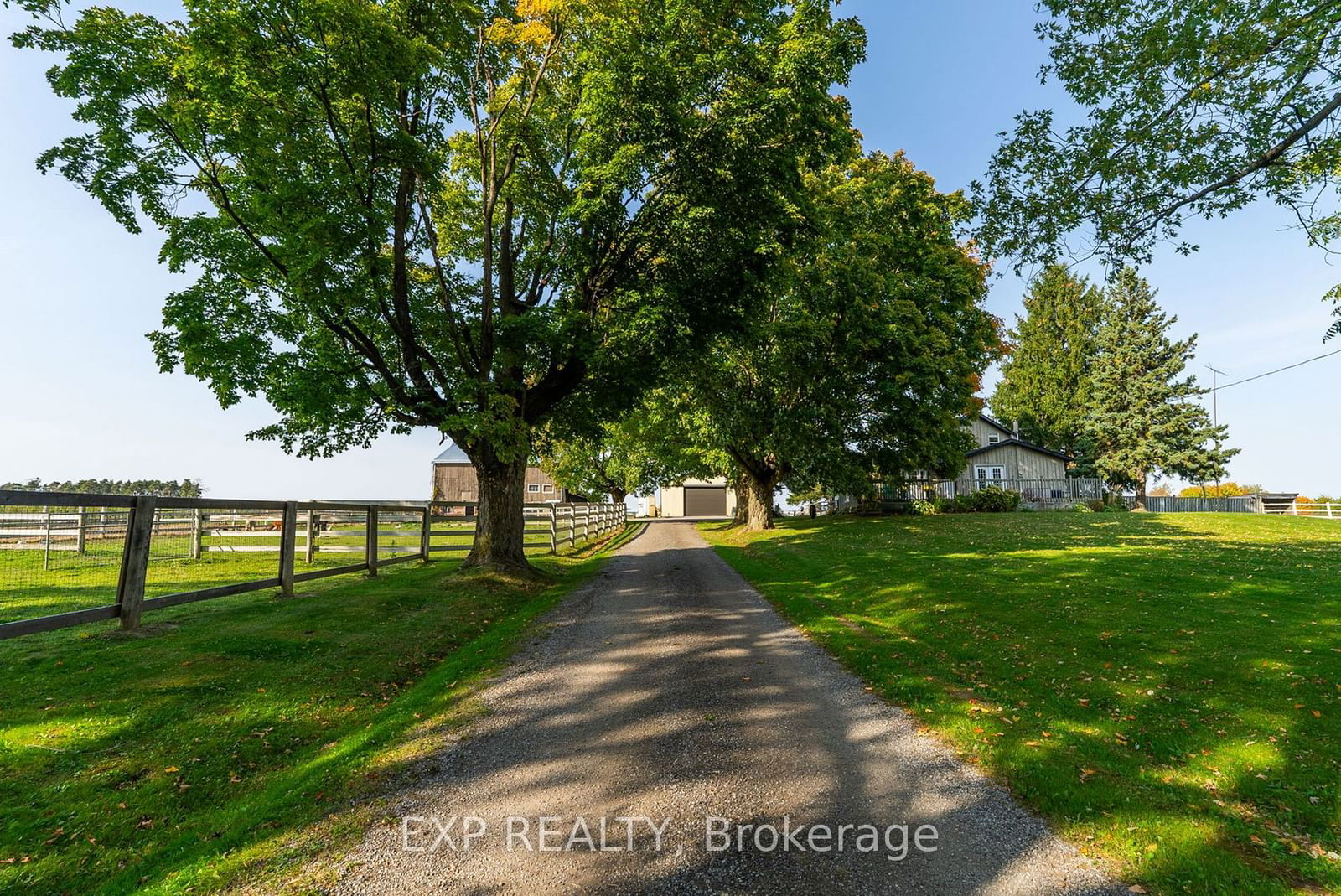 Building in 772 Townline Road