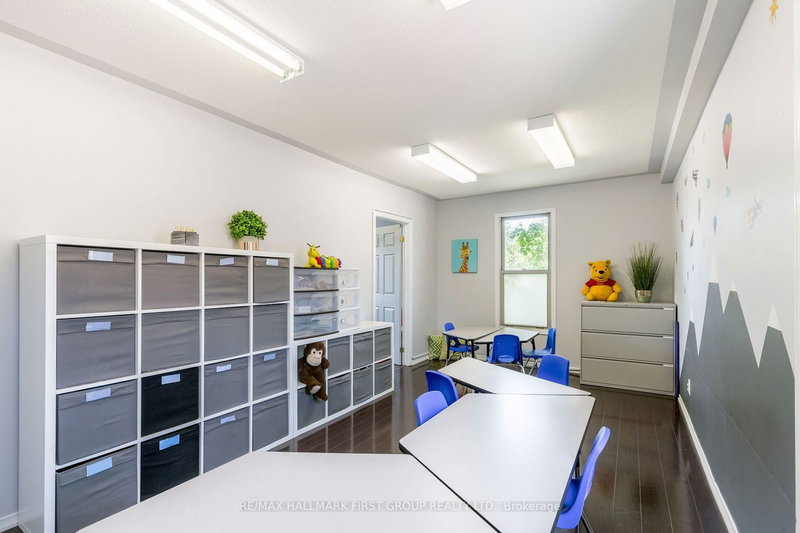 32 Elgin St E, Oshawa, L1G 1T1 | Image 2