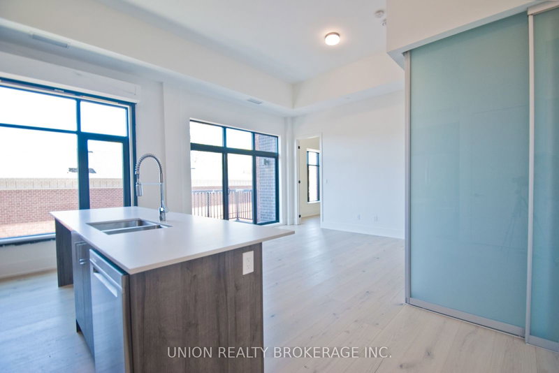 305 - 14 Dewhurst Blvd, Toronto, M4J 3H9 | Image 2