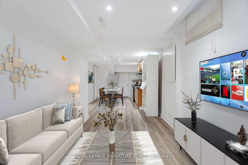 home for lease on Lower-74 Deanscroft Square