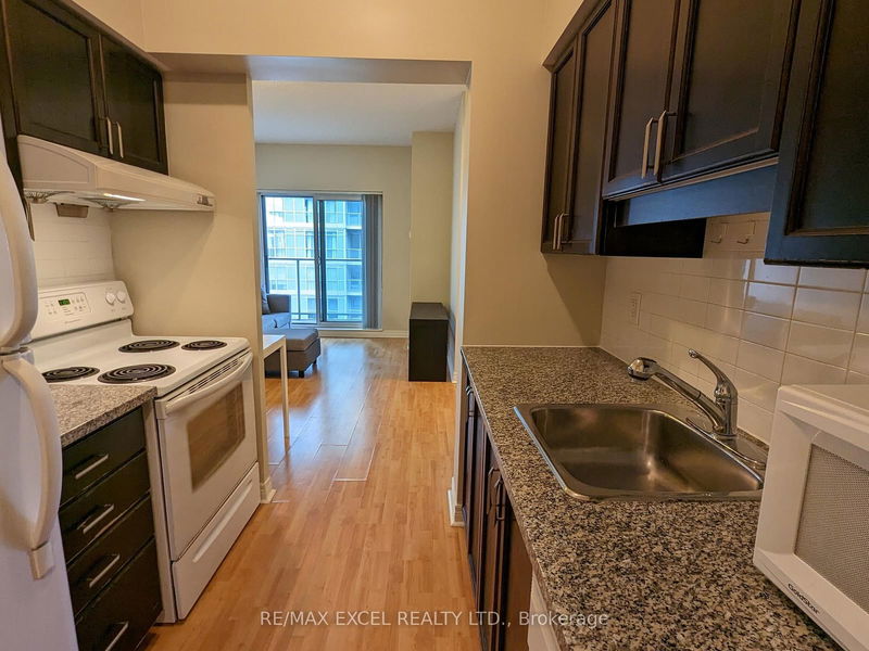 home for lease on 608-70 Town Centre Court