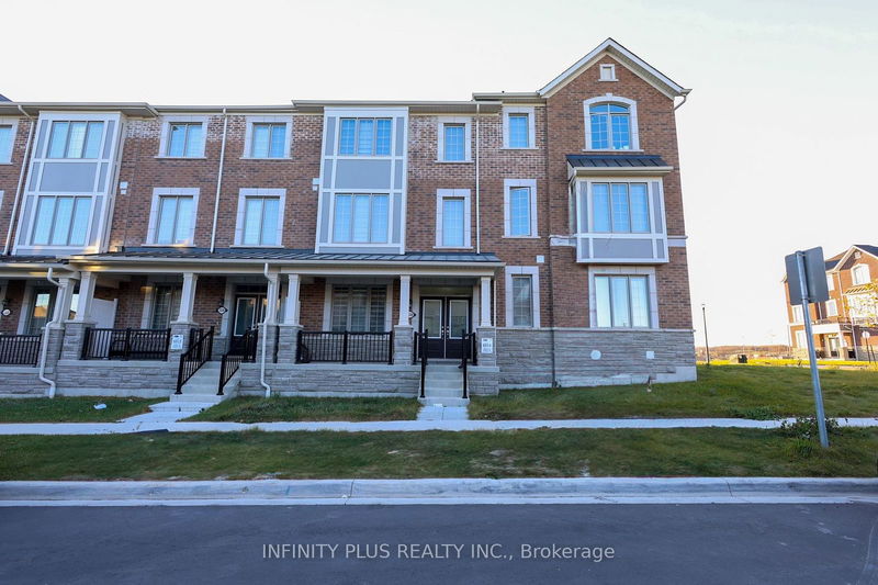 home for sale on 3330 Thunderbird Prom