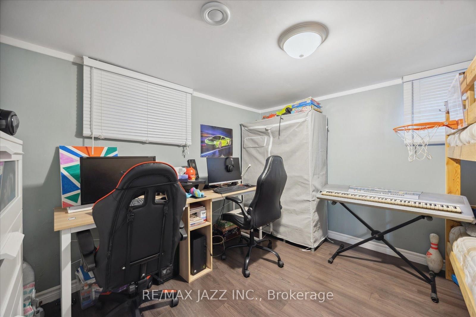 Listing Image 20
