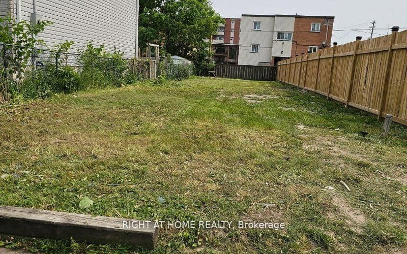 361 Adelaide Ave W, Oshawa, L1J 2R7 | Image 2