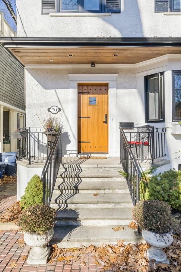 70 Pine Crescent