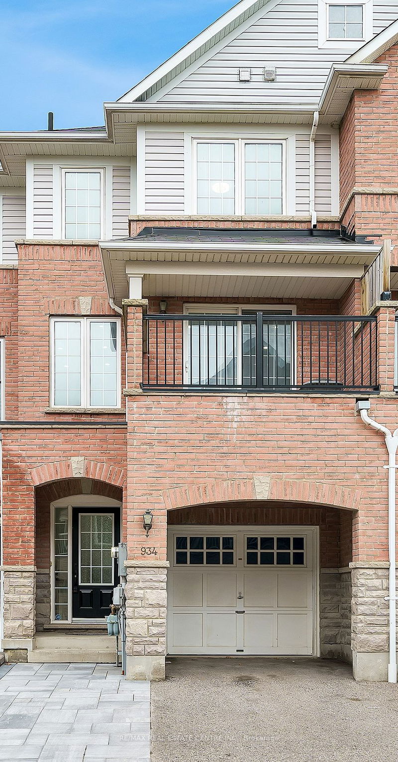 home for lease on 934 Audley Road N