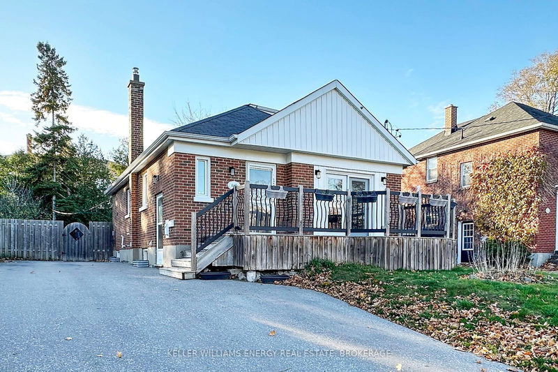 home for lease on Main/Up-846 Masson Street