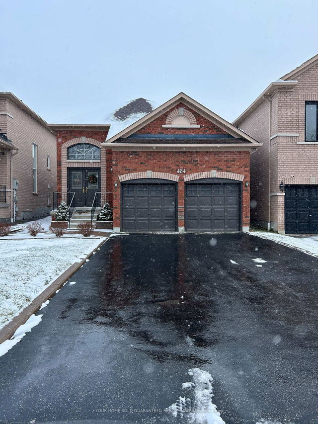 484 Summerpark Crescent