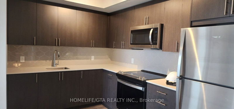 home for lease on 207-2545 Simcoe Street N