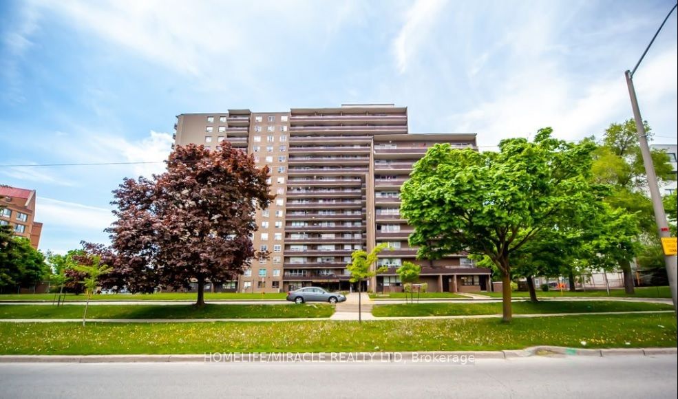 Building in 180 Markham Road