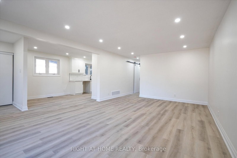 809 Helen Cres, Pickering, L1W 1V1 | Image 3