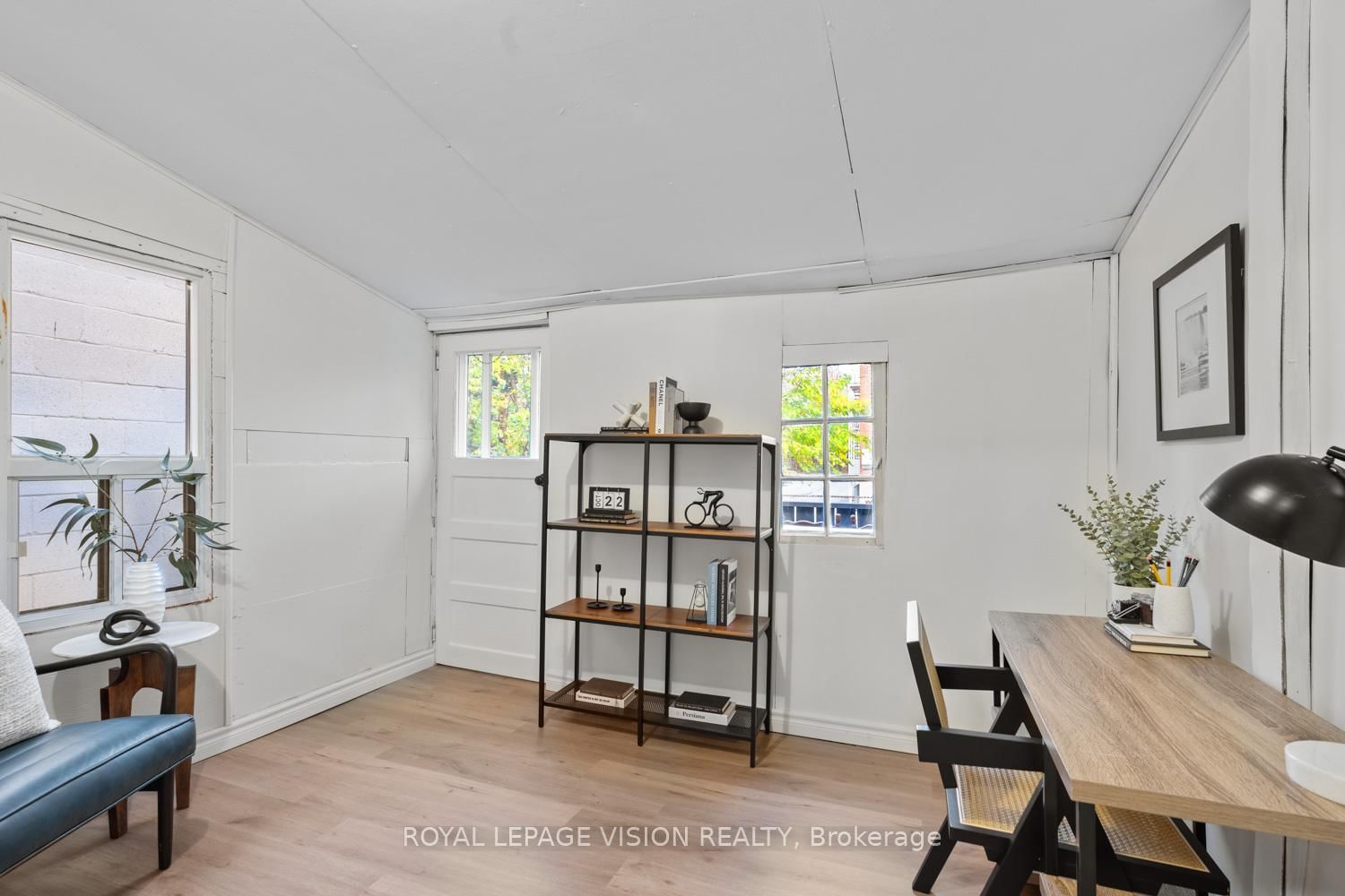 Listing Image 9