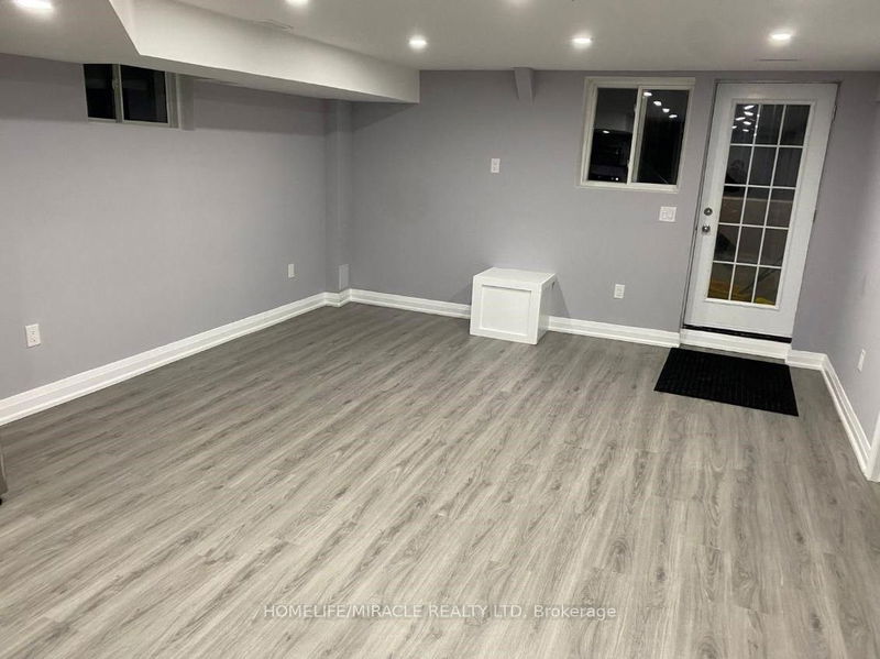 home for lease on 155 Ronald Hooper Avenue