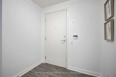 Unit 808 — 25 Town Centre Court — photo 6