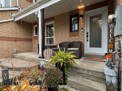 33 Mccullock Cres, Ajax - Northwest Ajax image-0-2