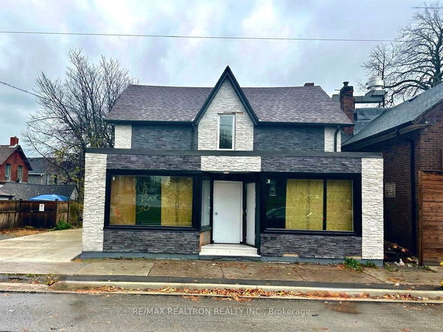 2 - 325 Simcoe Street