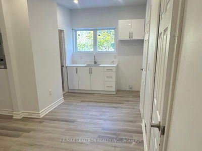 Unit 4 — 325 Simcoe St, Oshawa - Central image-0-3
