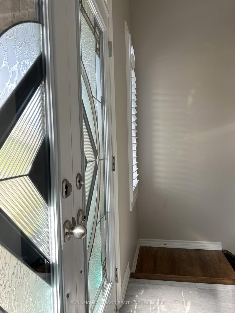 249 Fleetwood Dr, Oshawa, L1K 3E8 | Image 3