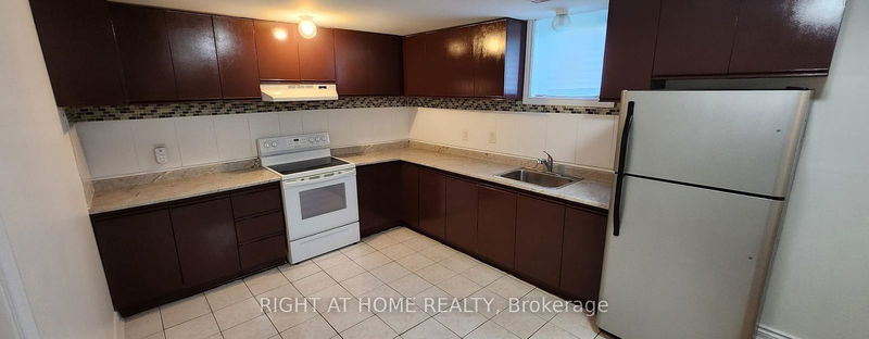home for lease on 1-990 Midland Avenue