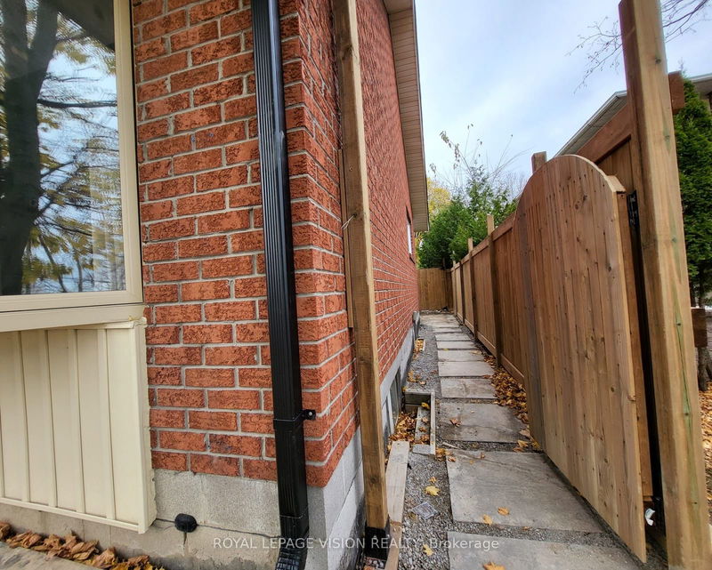 home for lease on 884 Sheppard Avenue