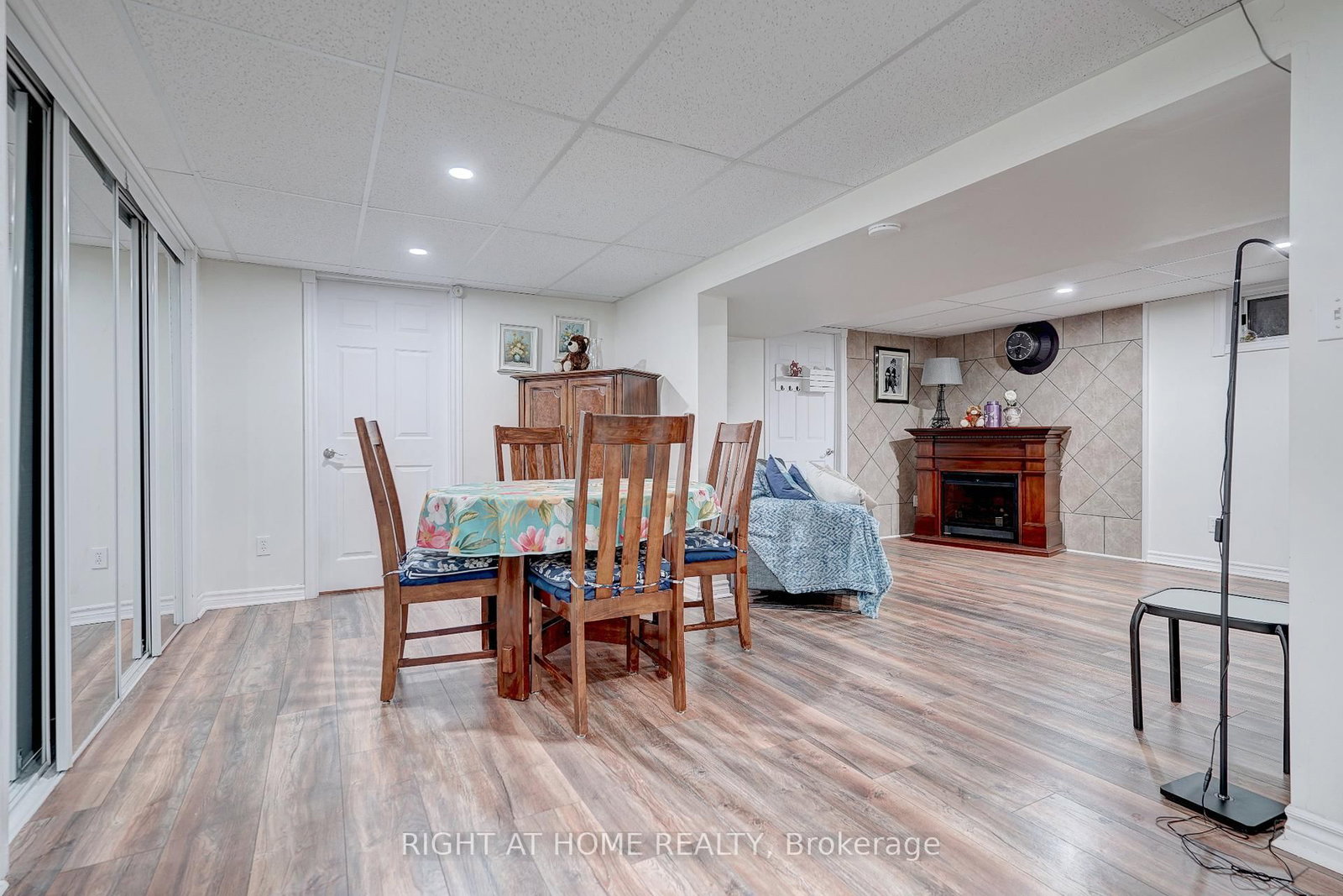 Listing Image 24