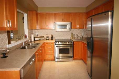 36 Rampart Cres, Whitby, L1P1T5 | Image 3