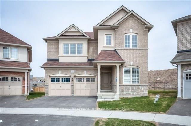 home for lease on 42 Raithby Crescent
