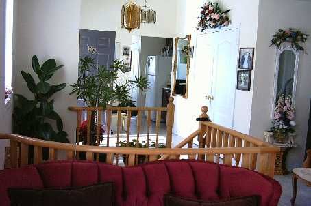 26 Lurosa Cres, Whitby, L1R3A9 | Image 3