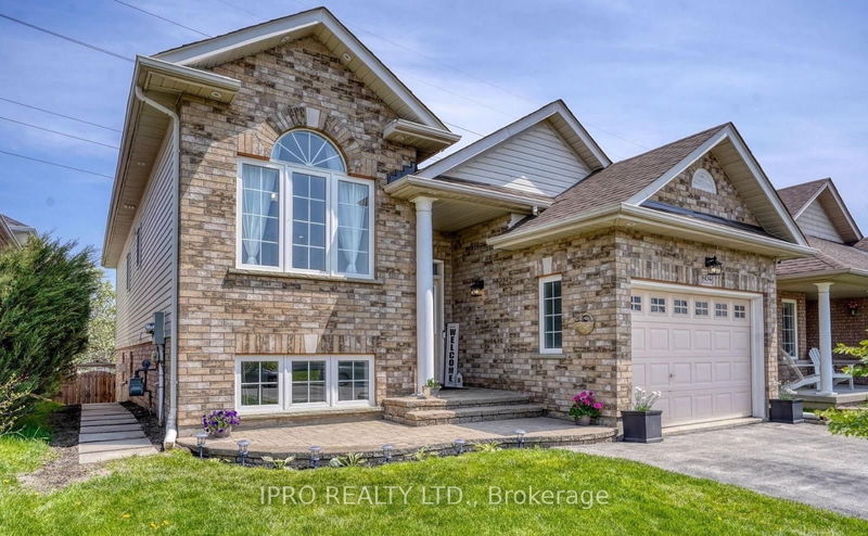 home for lease on Bsmt-604 Woodmount Crescent
