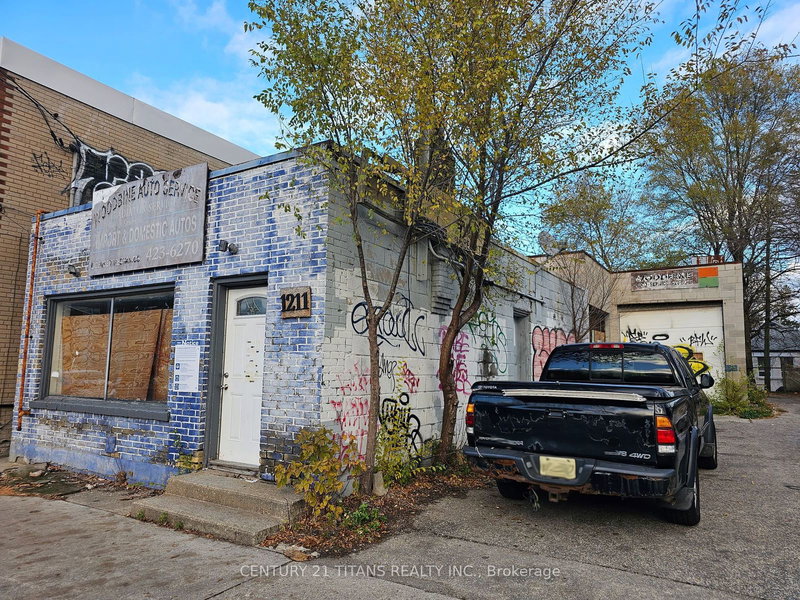 1211 Woodbine Ave, Toronto, M4C 4E1 | Image 3