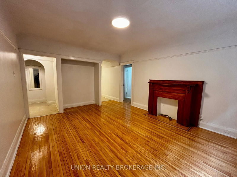 home for lease on 27-84 Willow Avenue