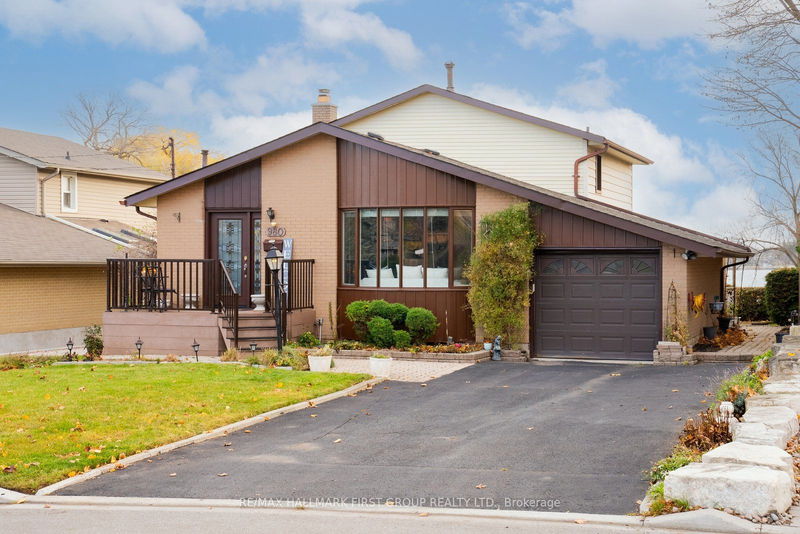 home for sale on 980 Essa Crescent