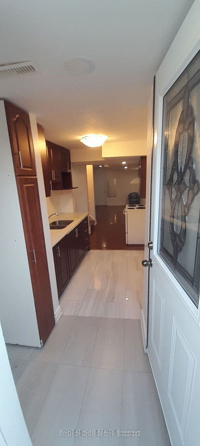 Unit (Bsmnt) — 3 Bald Eagle Ave, Toronto - Rouge E11 image-0-4