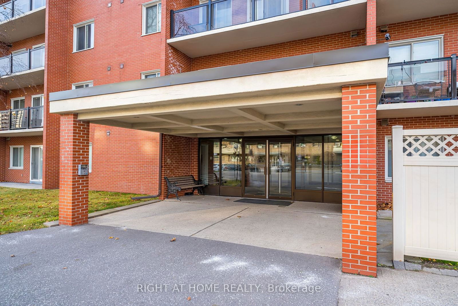 Condo for sale at 506-131 Taunton Road, Oshawa, Centennial, L1G 3T8 - MLS: E11821233