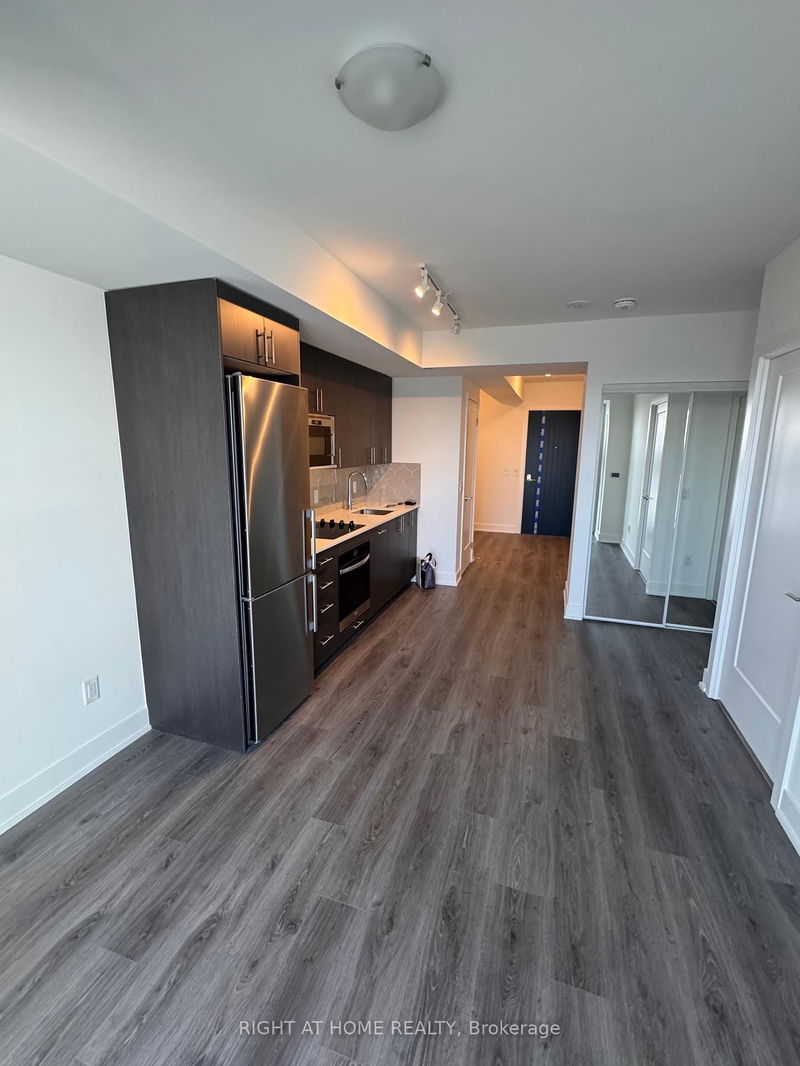 home for lease on 701-2545 Simcoe Street N
