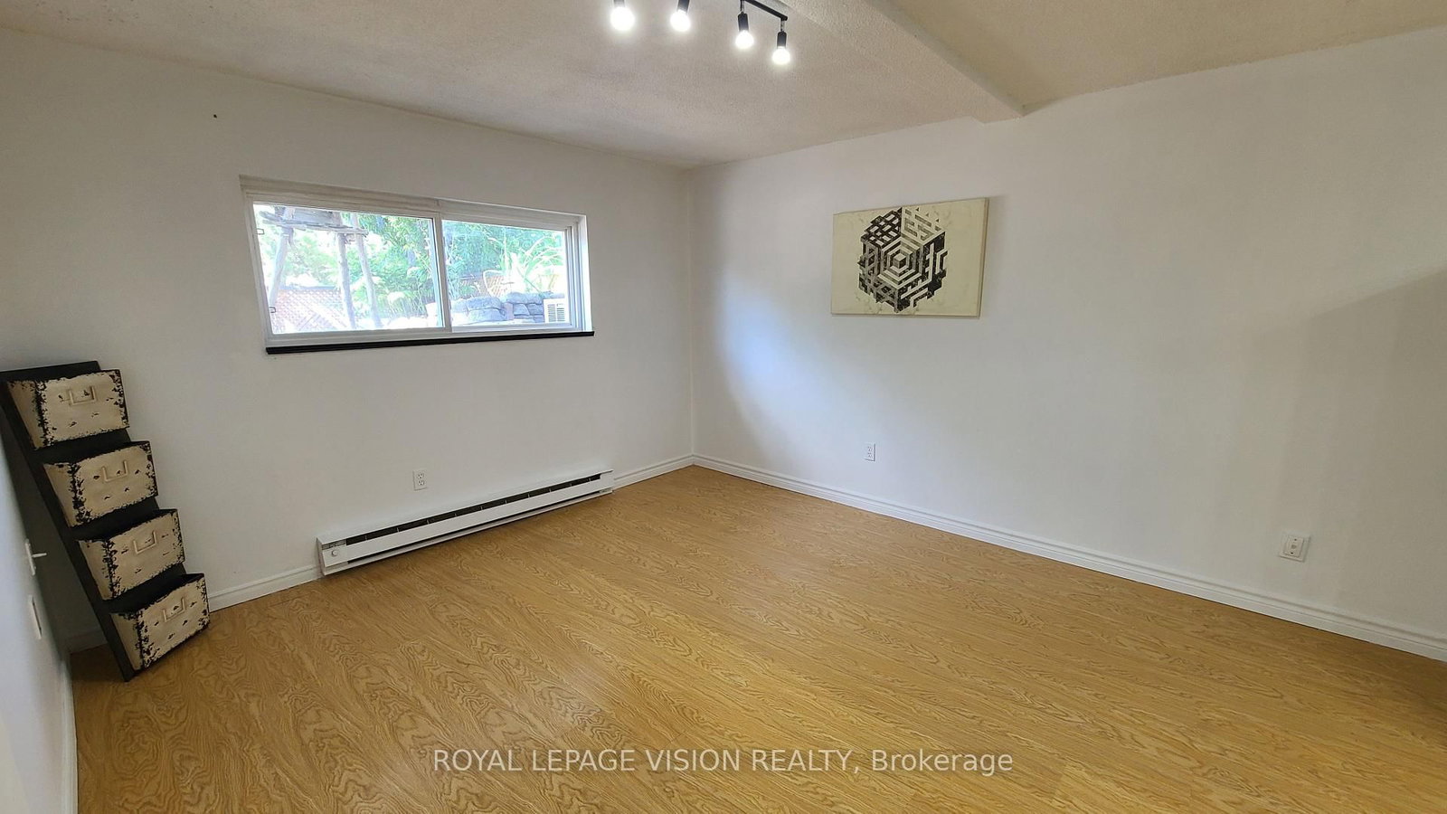 Listing Image 28