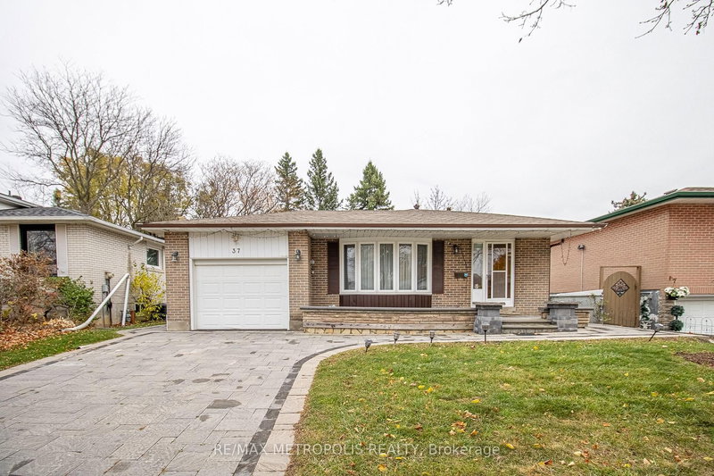 Main - 37 Albacore Cres, Toronto, M1H 2L2 | Image 2