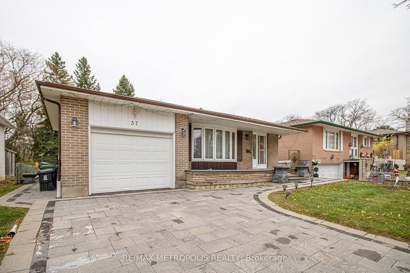 Main - 37 Albacore Cres, Toronto, M1H 2L2 | Image 3