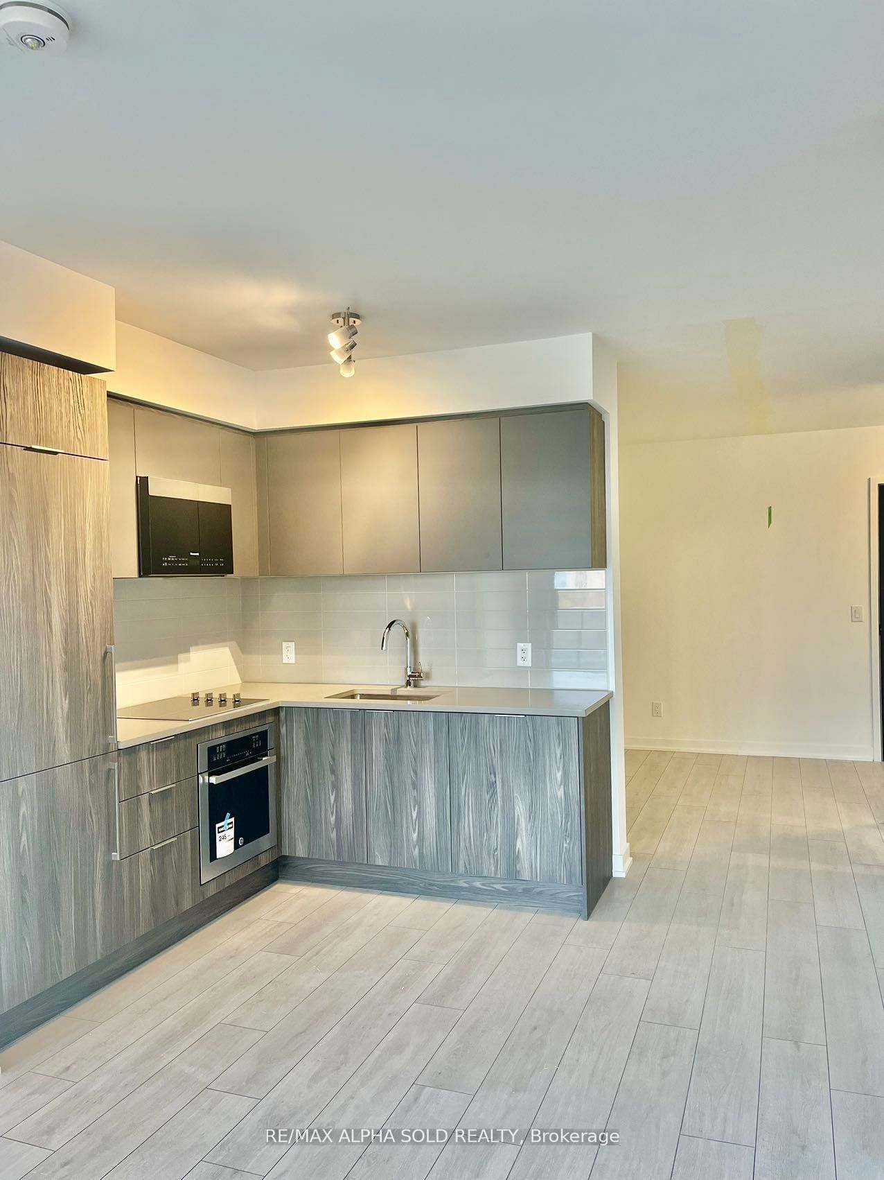 Condo leased at 608-2033 Kennedy Road, Toronto, Agincourt South-Malvern West, M1T 3G2 - MLS: E11824410