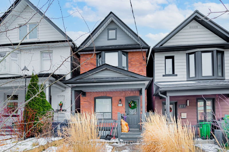 home for lease on Main-213 Langley Avenue