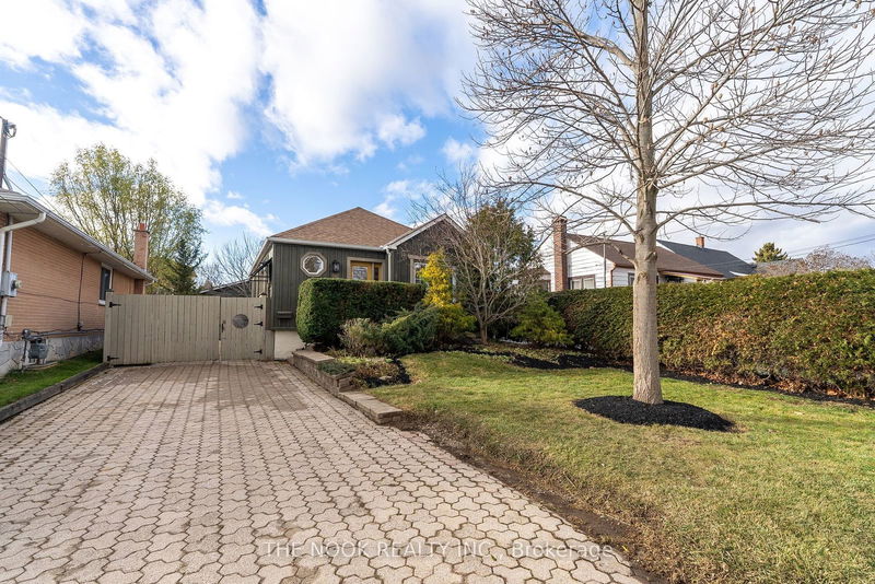 home for sale on 340 Nipigon Street