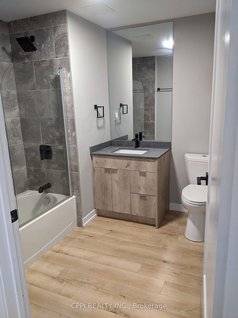 301 - 70 King St E, Oshawa, L1H 0A2 | Image 2