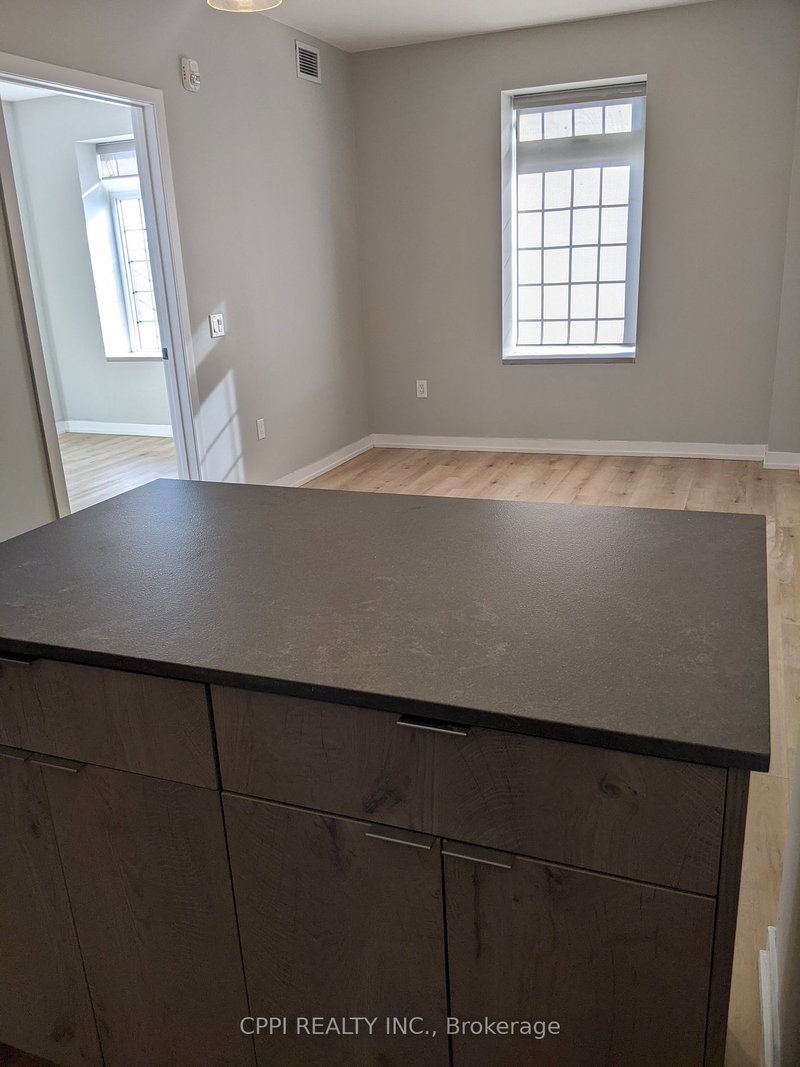 301 - 70 King St E, Oshawa, L1H 0A2 | Image 3