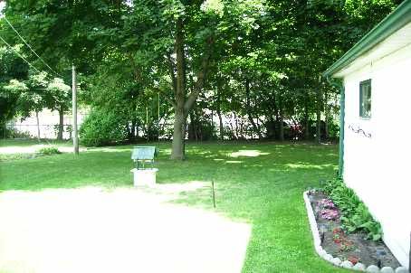 991 Hortop St, Oshawa, L1G4P4 | Image 2