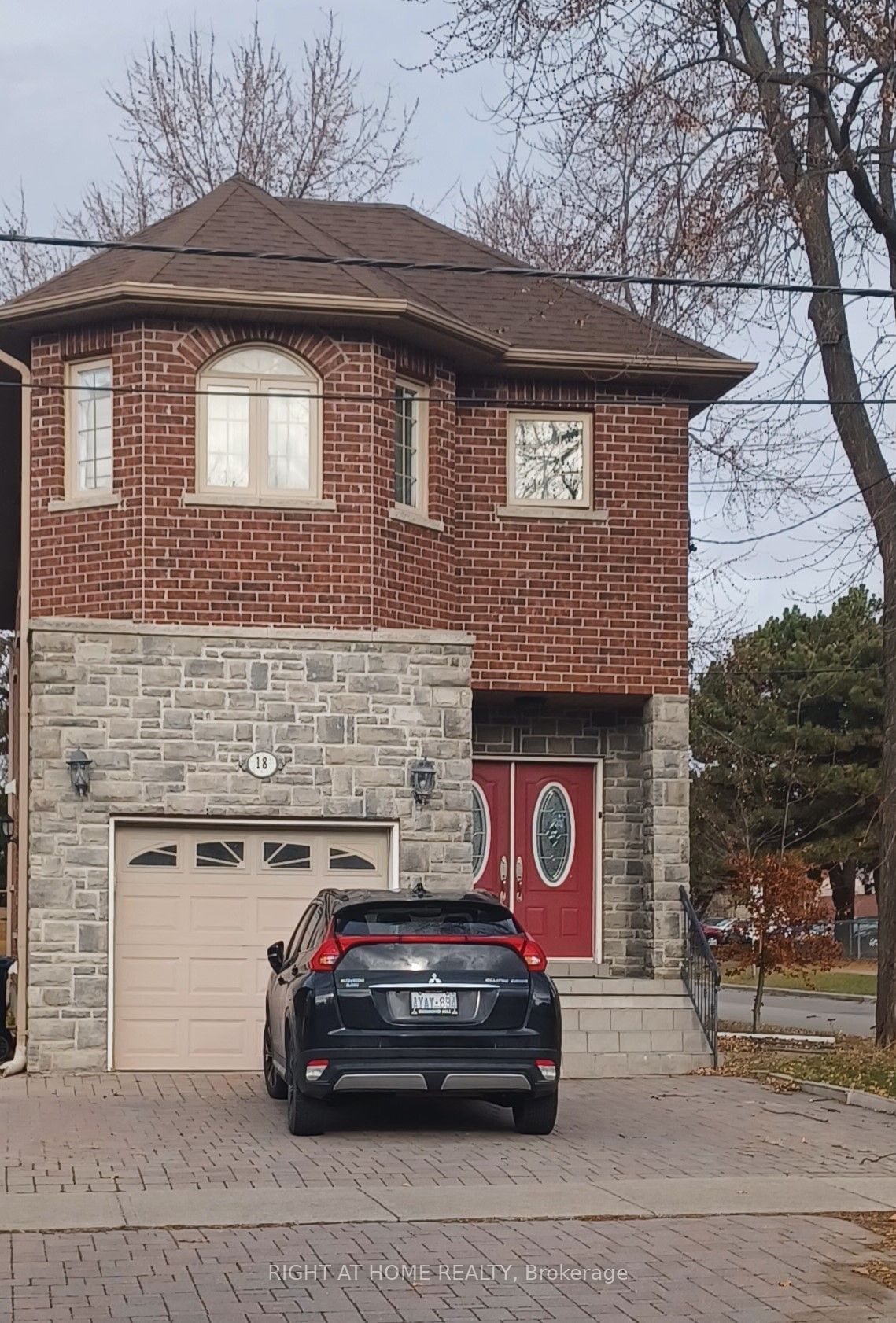 Building in 18 Corvette Avenue