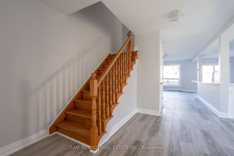 9 Birchfield Dr, Clarington, L1E 1Y2 | Image 2