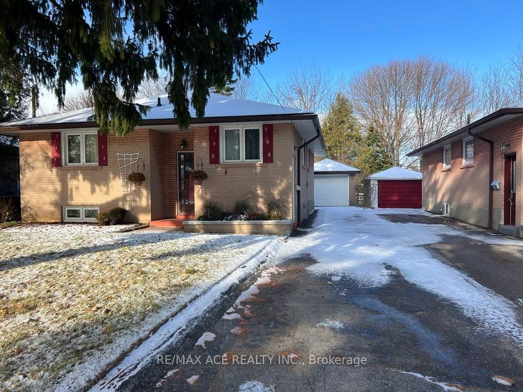 Building in 26 Oakridge Drive