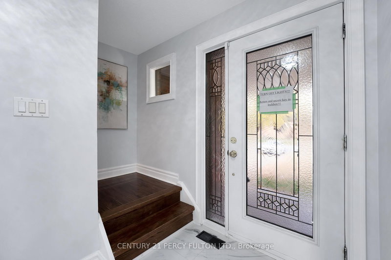 1994 Fairport Rd, Pickering, L1V 1T6 | Image 3