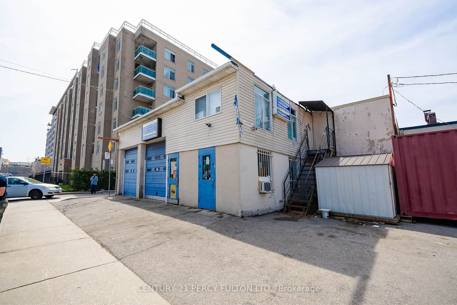 Building in 2793 Danforth Avenue